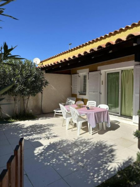 HOLIDAYLAND 434 VILLA T2 MEZZANINE 6 couchages NARBONNE PLAGE